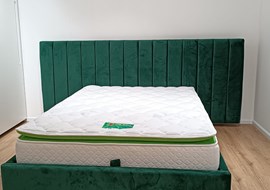 מיטה מרופדת מדגם גרין