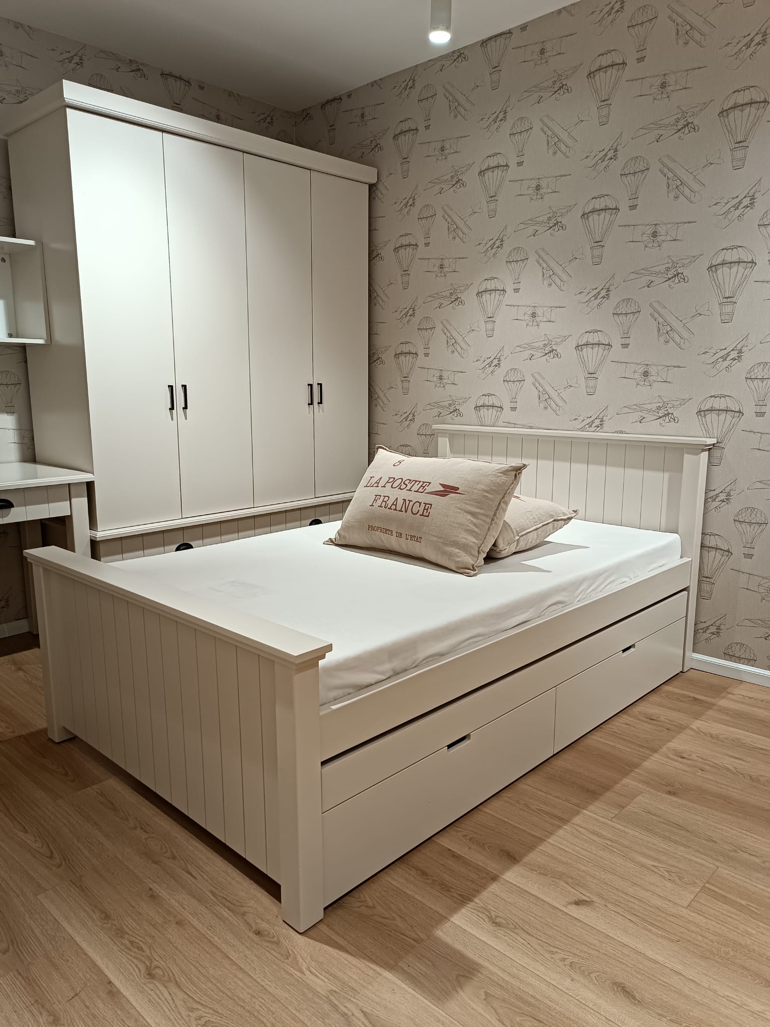 מיטה מעוצבת מדגם לירון 1.20 + מיטת חבר נשלפת