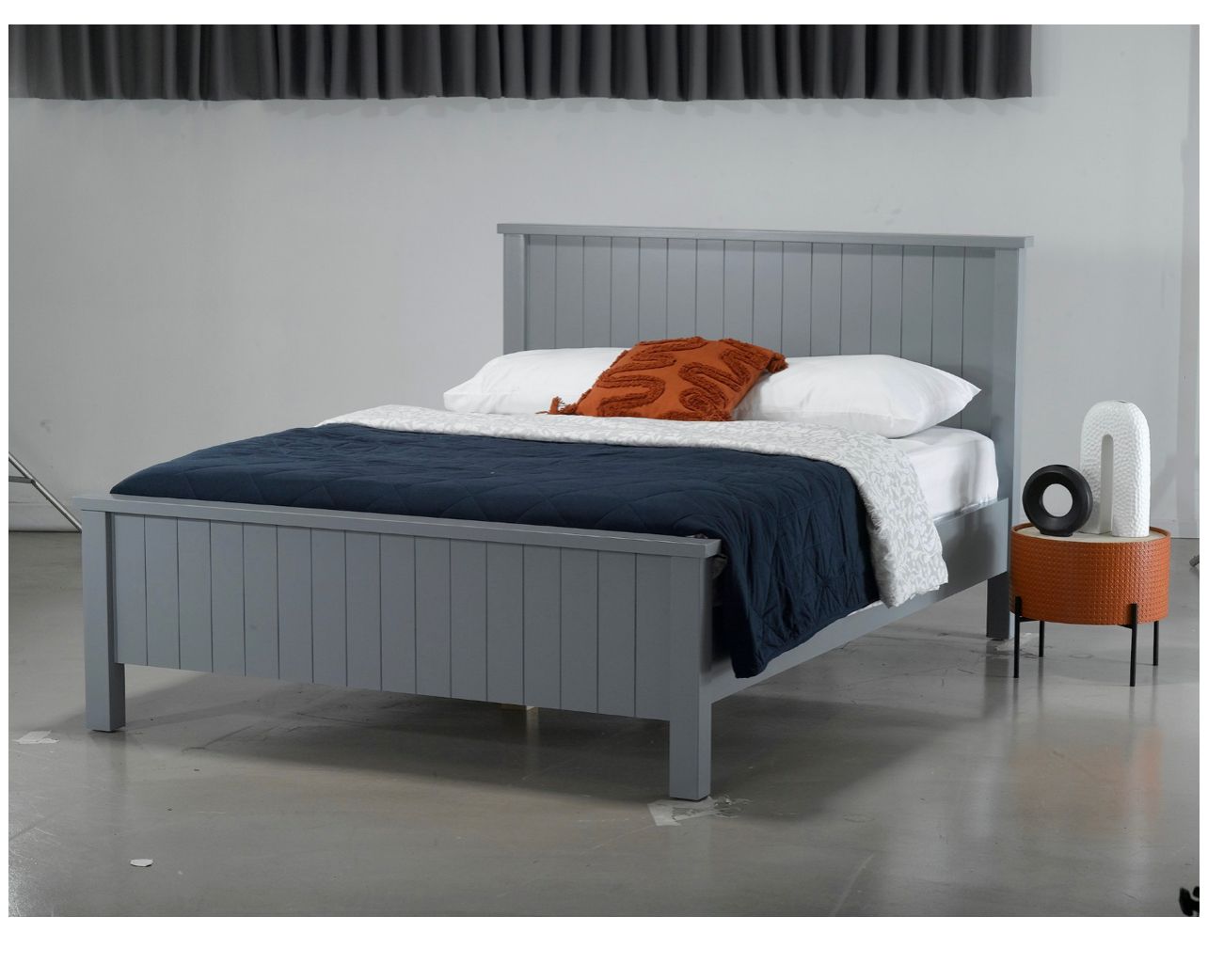 מיטה זוגית מעץ מלא דגם ולנסיה