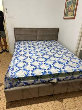 מיטה מרופדת זוגית דגם ולנסיה : image 1